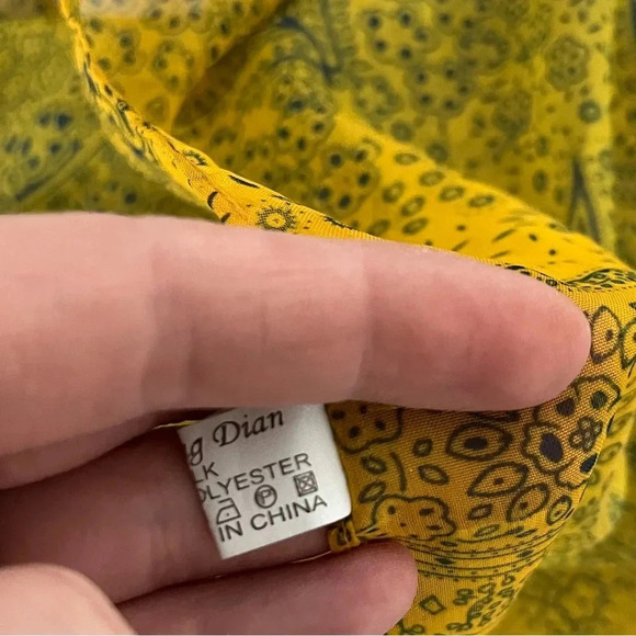 🤩HOST PICK🤩 Liang Dian/ Silk blend/ Mustard yellow scarf/ Length 60”/ Width 19” - Picture 6 of 8